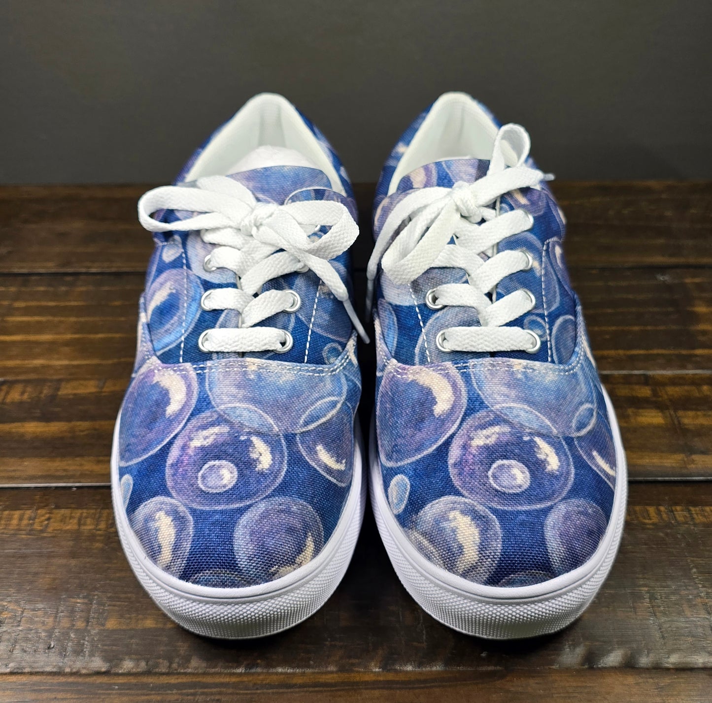 Women’s Lace-up Canvas Shoes - Tranquil Reflections: Blue and White Reflective Bubble Design Sneakers