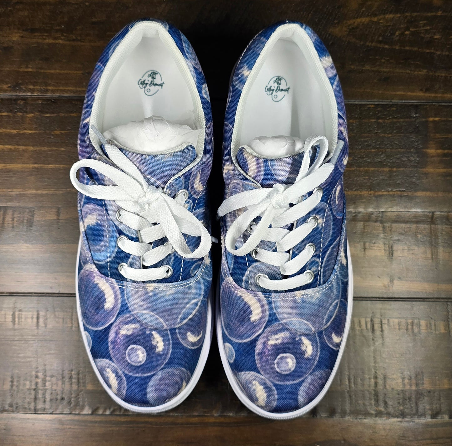 Women’s Lace-up Canvas Shoes - Tranquil Reflections: Blue and White Reflective Bubble Design Sneakers