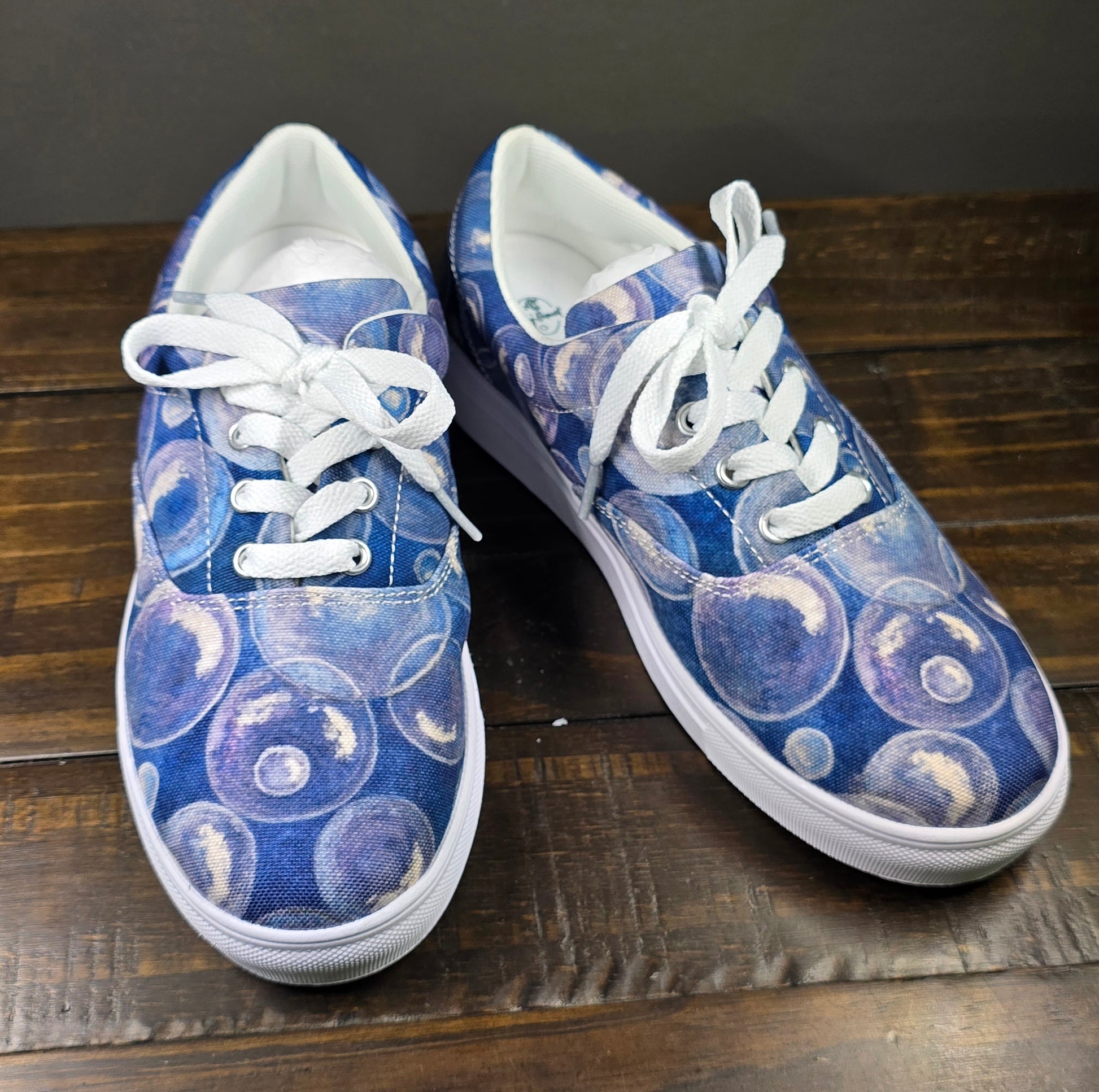 Women’s lace-up canvas shoes - Tranquil Reflections: Blue and White Reflective Bubble Design 