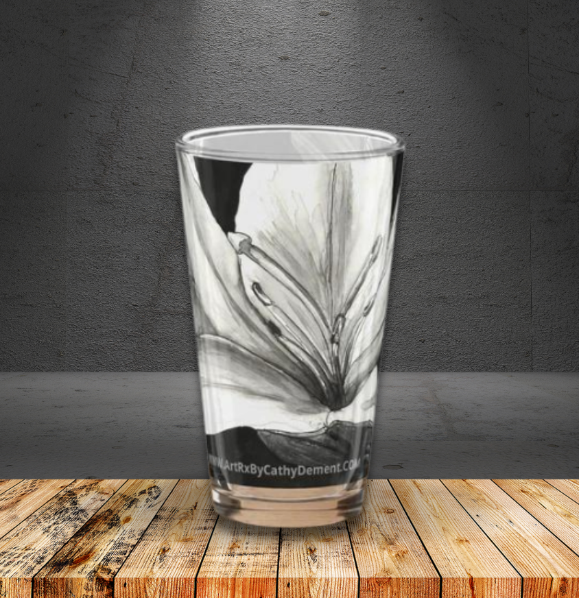 Floral Elegance: Lily Flower Design Shaker Pint Glass