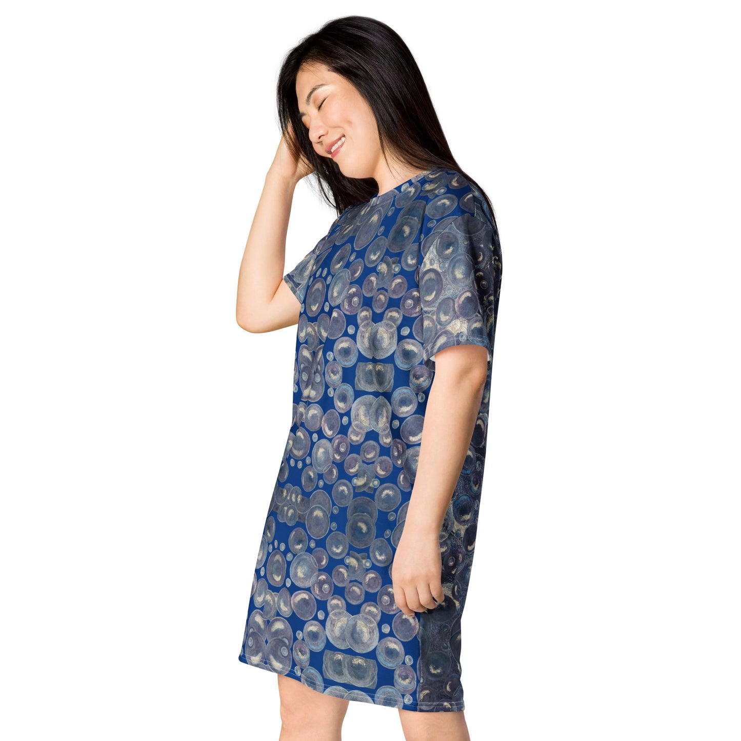 T-shirt Dress - Tranquil Reflections: Blue and White Reflective Bubble Design